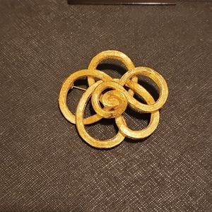 Vintage multi circle curvy design brooch